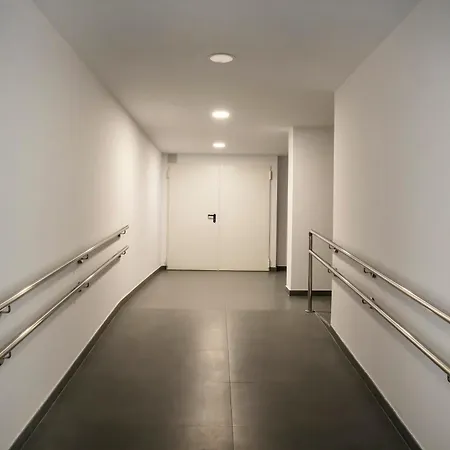 Espacioso En El Centro De Apartamento *